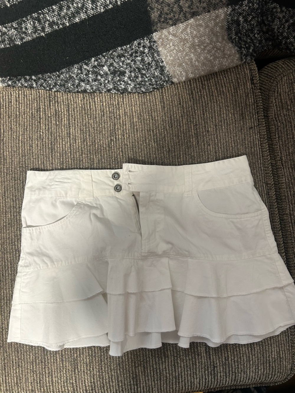 Women’s White Ruffle Mini Skirt